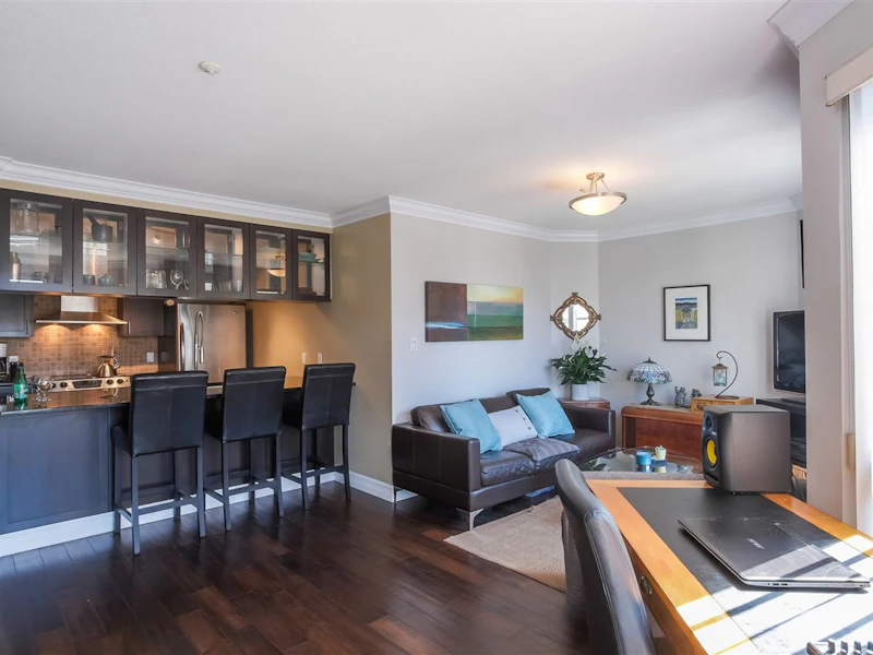 212 - 315 Renfrew Street, Vancouver BC V5K 5G5
