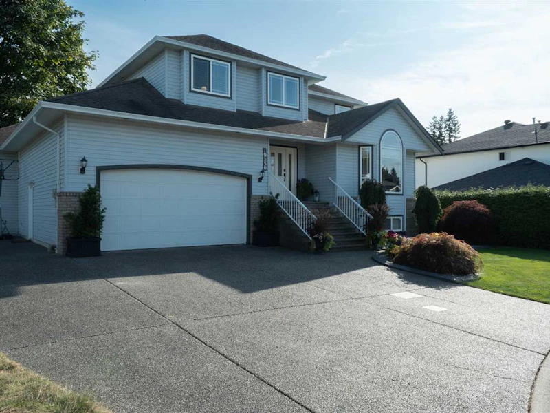 19350 118b Avenue, Pitt Meadows BC V3Y 2P7