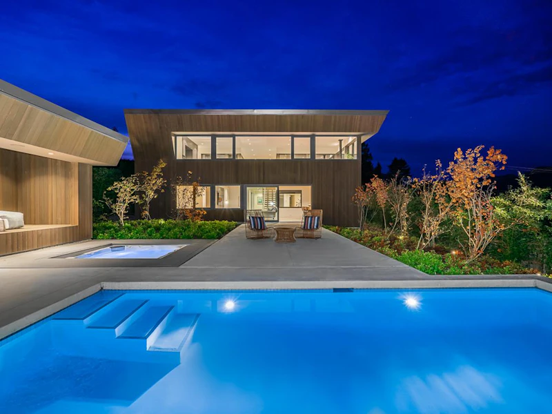 4327 Dollar Road, North Vancouver BC