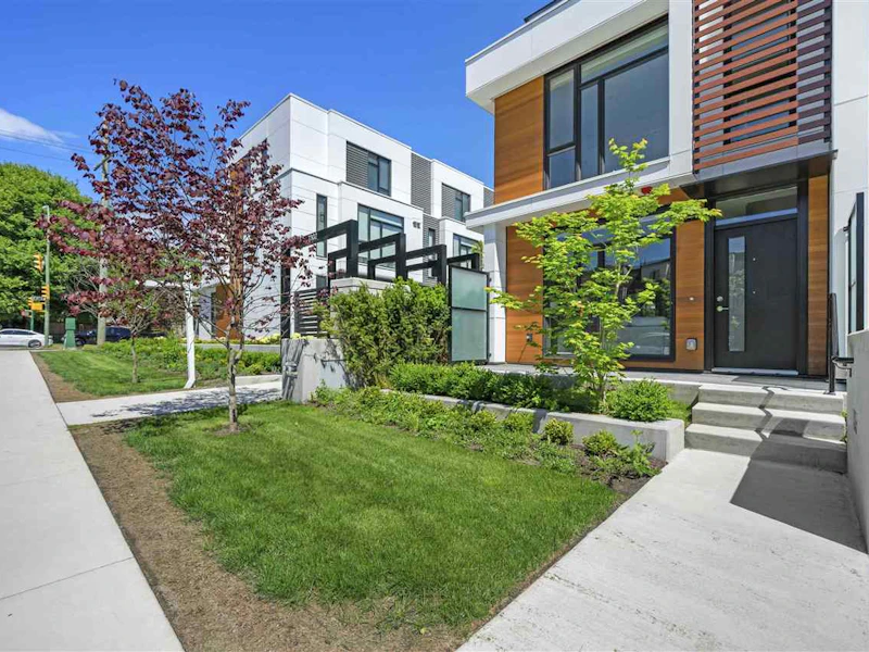 7332 Granville Street, Vancouver BC