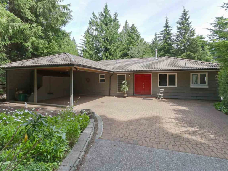 6260 St. Georges Avenue, West Vancouver BC V7W 1Z7