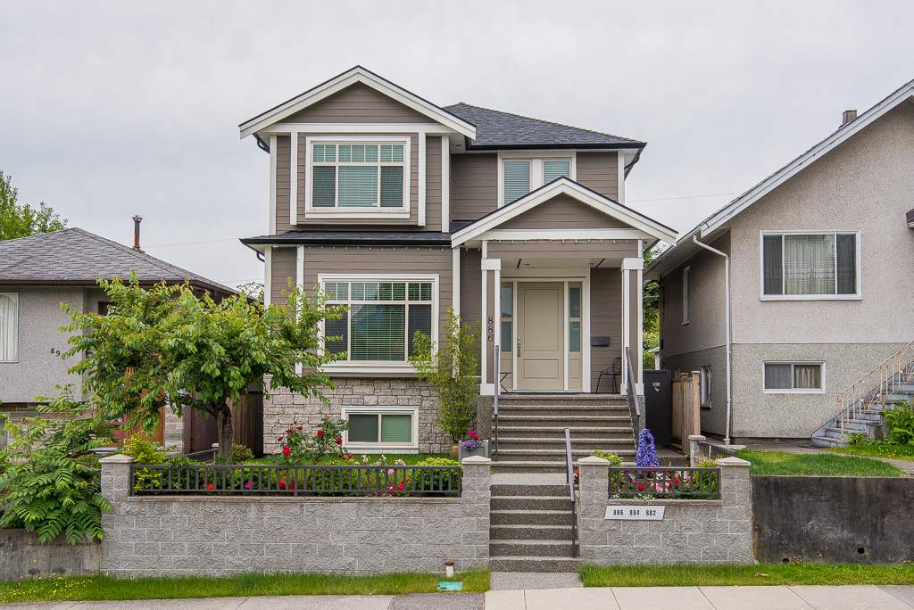 886 E King Edward Ave  