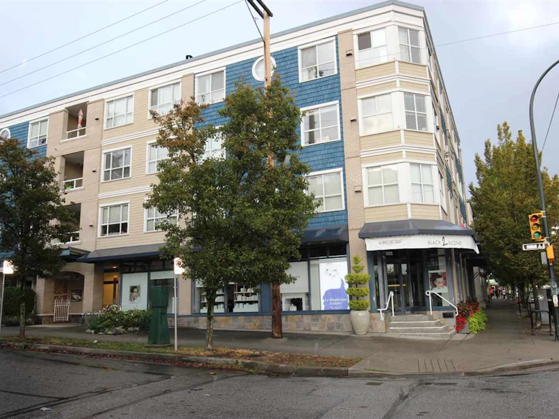 302 - 1990 Dunbar Street, Vancouver BC V6R 3M3