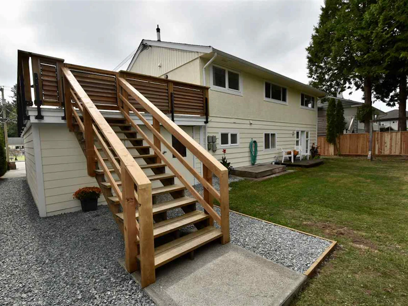 14545 16th Avenue, Surrey BC V4A 1R3