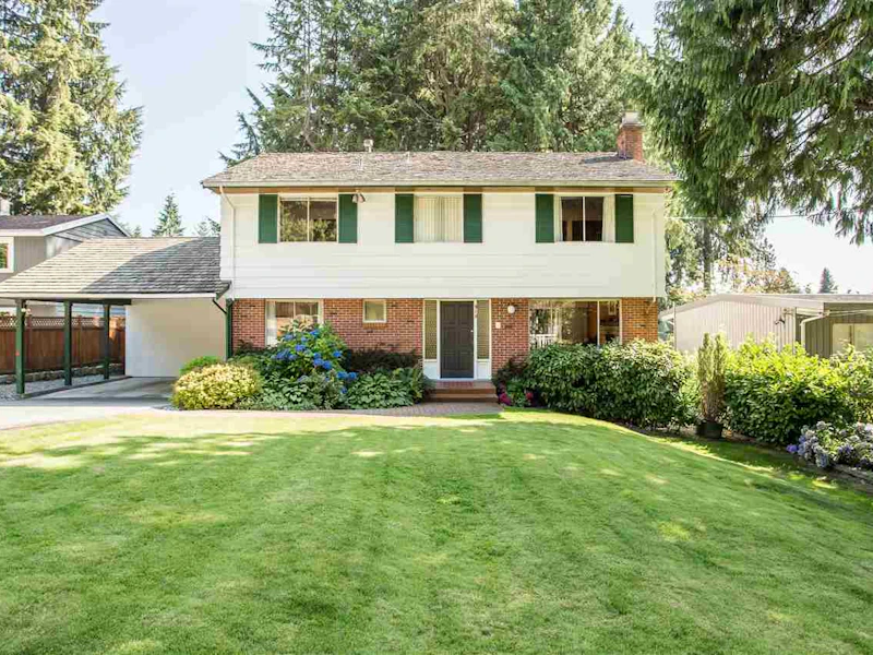 915 Clements Avenue, North Vancouver BC V7R 2K8