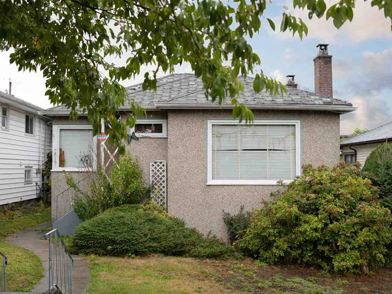 1 - 3027 E 2nd Avenue, Vancouver BC V5M 1E7