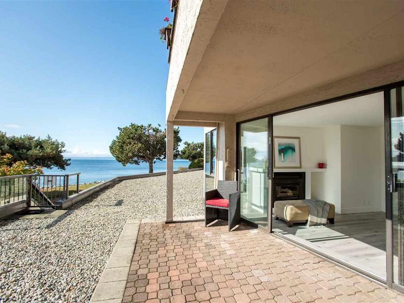 105 - 5477 Wharf Avenue, Sechelt BC