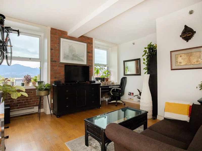 602 - 233 Abbott Street, Vancouver BC V6B 2K7