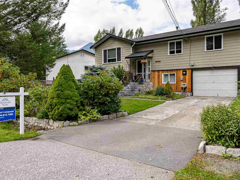 38029 Guilford Drive, Squamish BC V0N 0C2