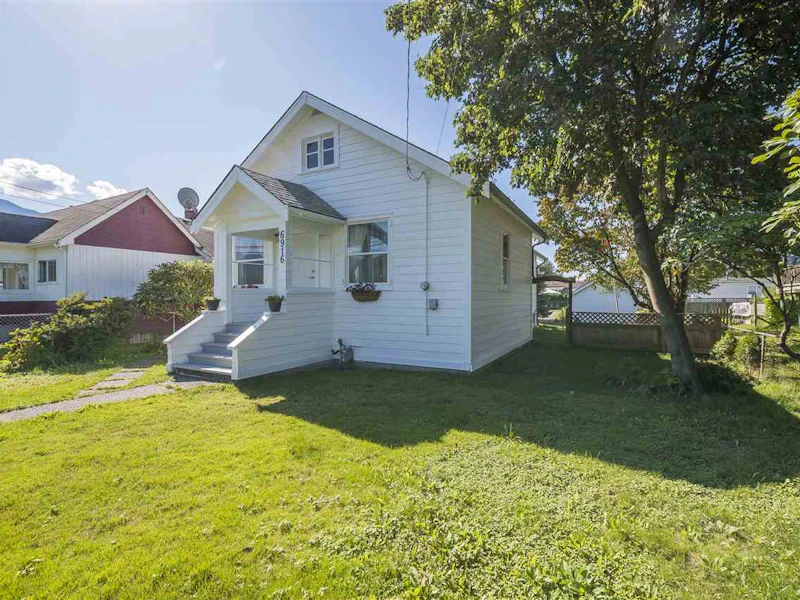 6916 Lougheed Highway, Agassiz BC V0M 1A1