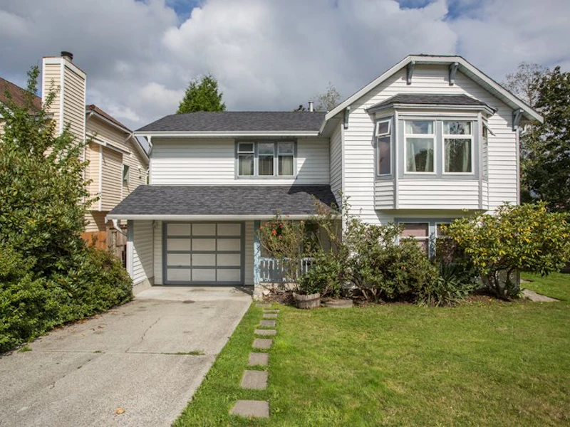 22525 Kendrick Loop, Maple Ridge BC V2X 8Z1