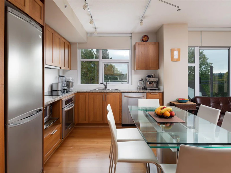 424 - 2288 W Broadway Street, Vancouver BC V5Y 1R3