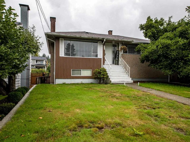 448 E 15th Street, North Vancouver BC