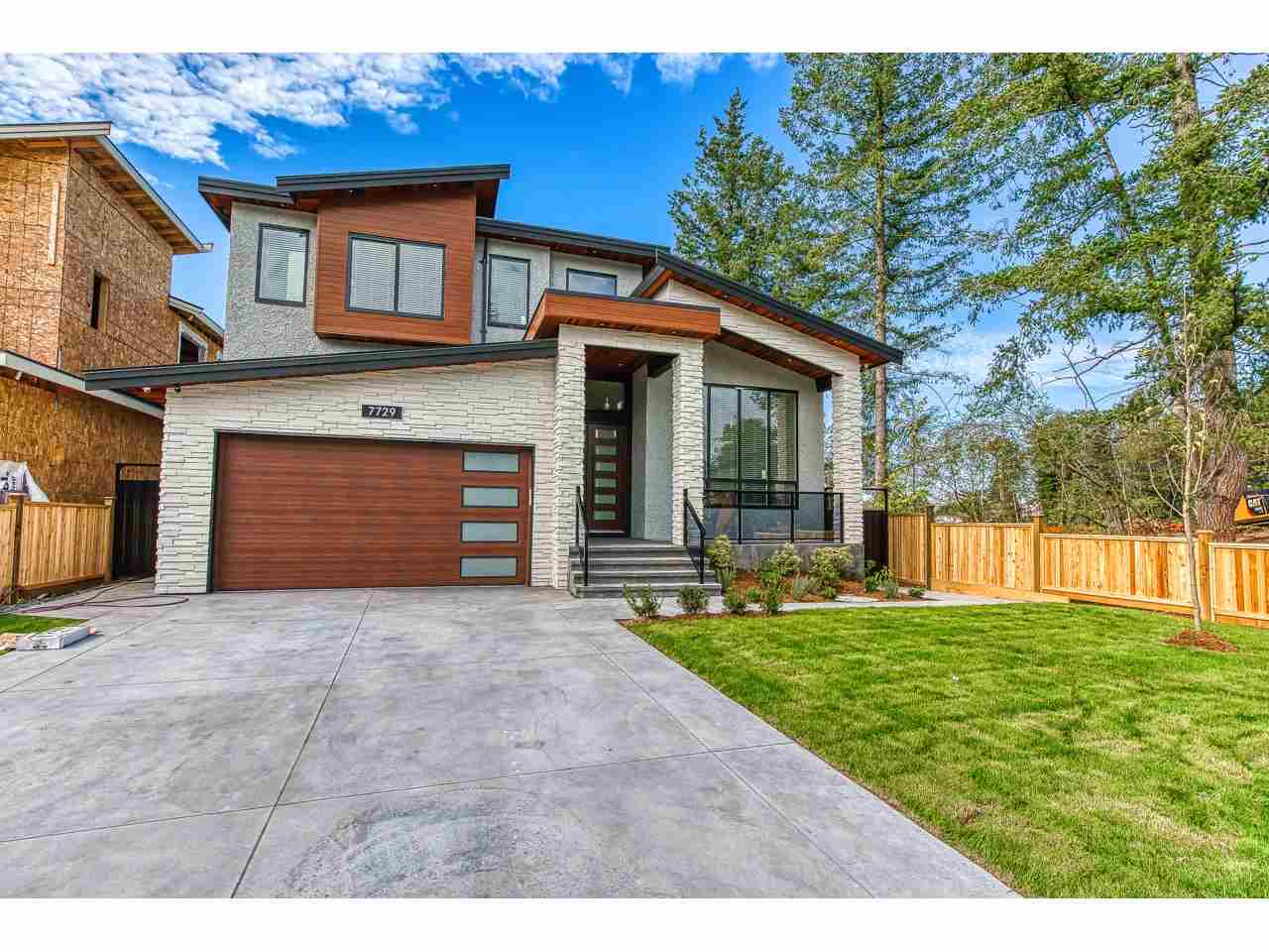 7729 156 St  