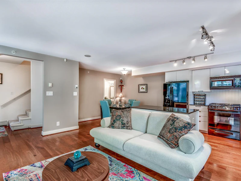 157 W 2nd Street, North Vancouver BC V7M 1C5