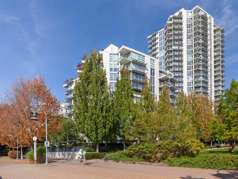 901 - 633 Kinghorne Mews, Vancouver BC V6Z 3H3
