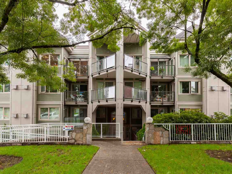 404 - 210 Carnarvon Street, New Westminster BC V3L 1B8