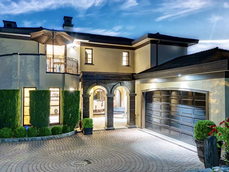 925 Braeside Street, West Vancouver BC V7T 2K7