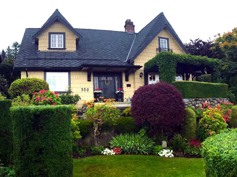 350 Tempe Crescent, North Vancouver BC V7N 1E6