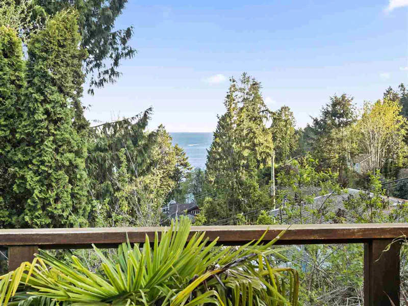 473 Elphinstone Avenue, Gibsons BC