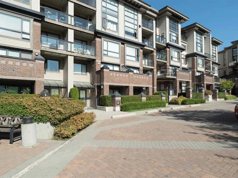 449 - 10838 City Parkway, Surrey BC V3T 5X9
