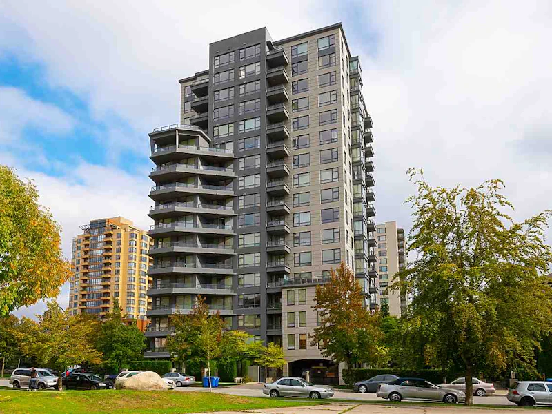1005 - 3520 Crowley Drive, Vancouver BC V5R 6G9