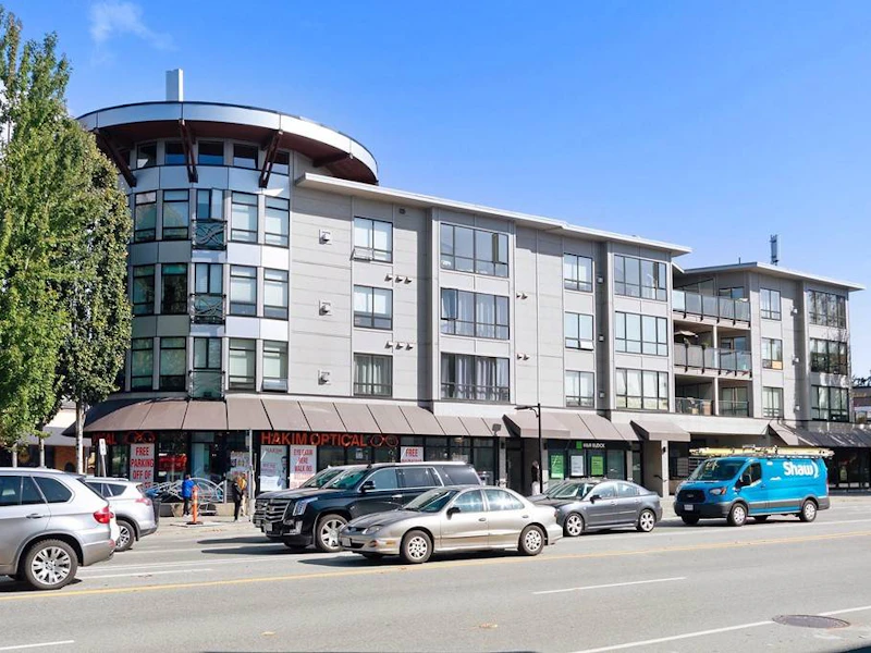 205 - 935 W 16th Street, North Vancouver BC V7P 1R2