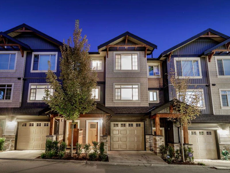 25 - 11305 240th Street, Maple Ridge BC V2W 1A3
