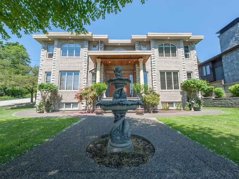 4411 Carson Street, Burnaby BC V5J 2Y3