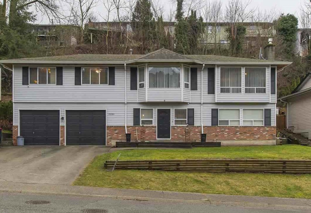 2289 Woodstock Dr  