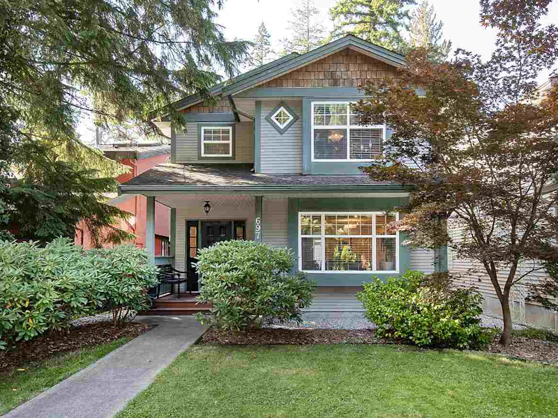 697 Riverside Drive, North Vancouver BC V7H 1V4