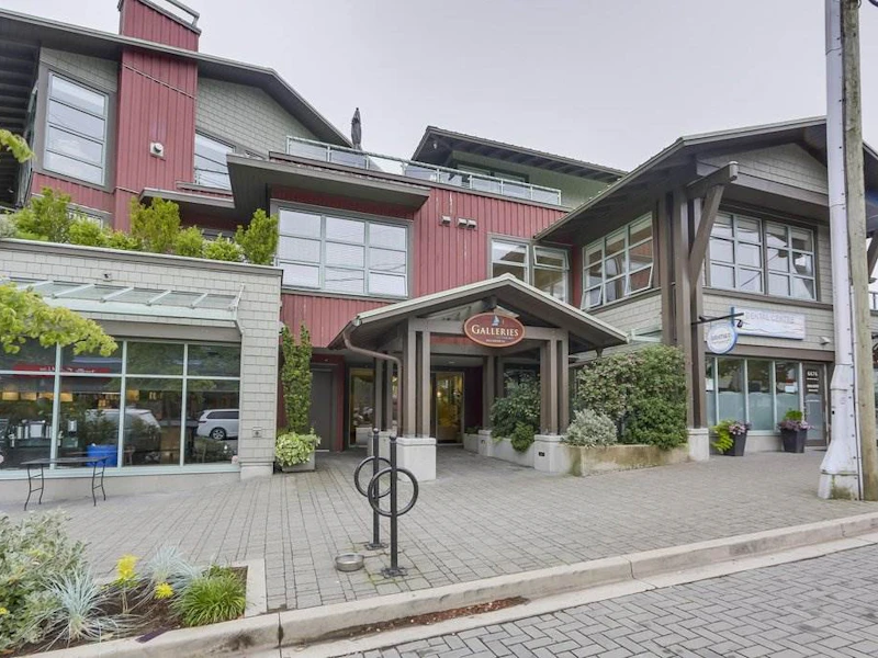 206 - 6688 Royal Avenue, West Vancouver BC