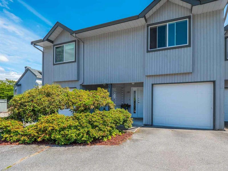 18 - 5761 Wharf Avenue, Sechelt BC