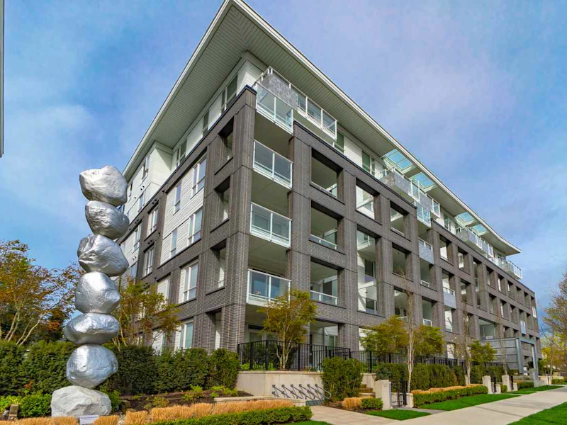 305 - 6633 Cambie Street, Vancouver BC