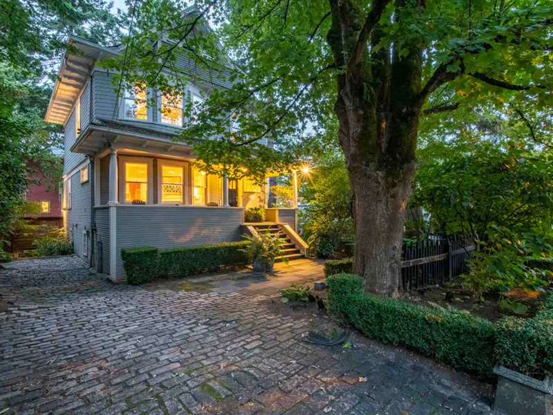 2196 W 6th Avenue, Vancouver BC V6K 1V6