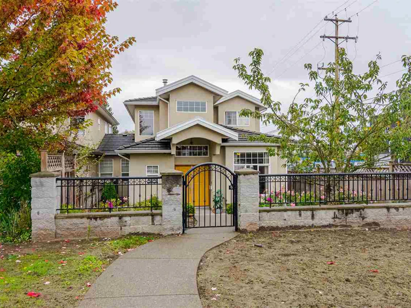 380 Stratford Avenue, Burnaby BC V5B 3X6