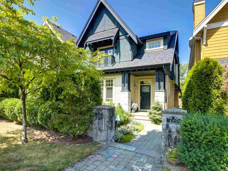 425 W 16th Avenue, Vancouver BC V5Y 1Z2