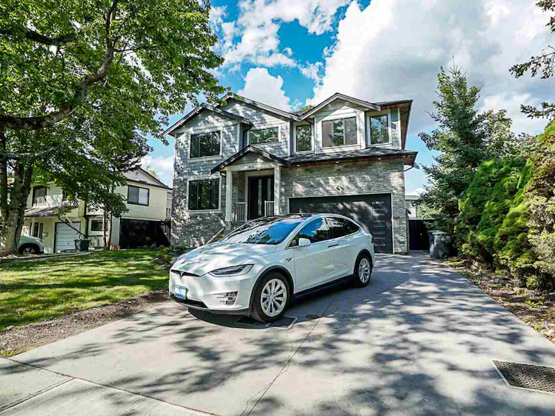 8636 Tulsy Crescent, Surrey BC V3W 7P7