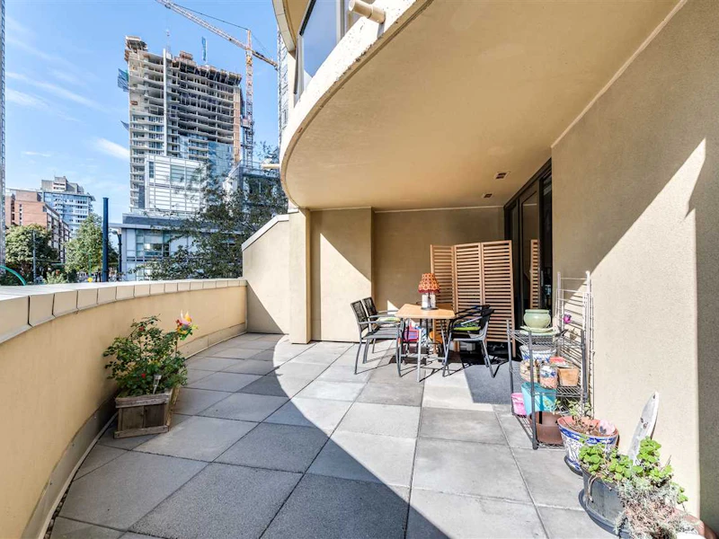 205 - 789 Drake Street, Vancouver BC V6Z 2N7