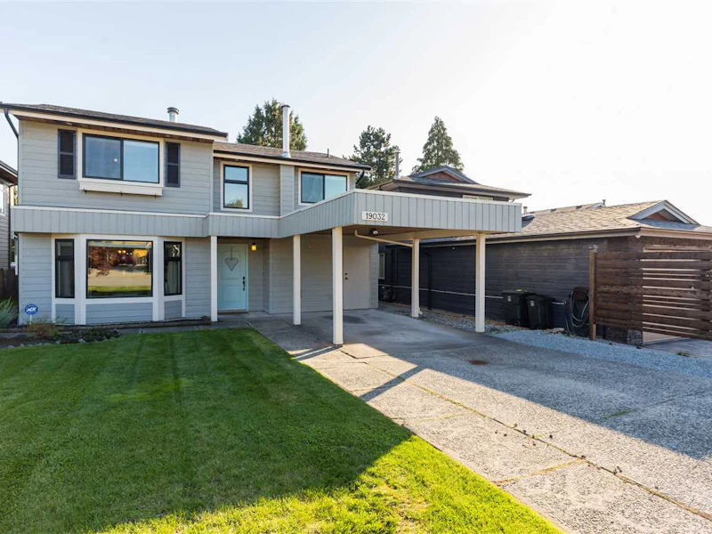 19032 117b Avenue, Pitt Meadows BC V3Y 1Y1