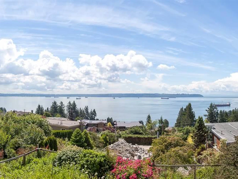 3312 Westmount Road, West Vancouver BC V7V 3G6