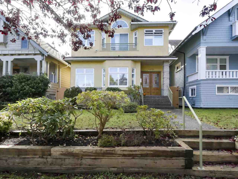 4470 W 12th Avenue, Vancouver BC V6R 2R2