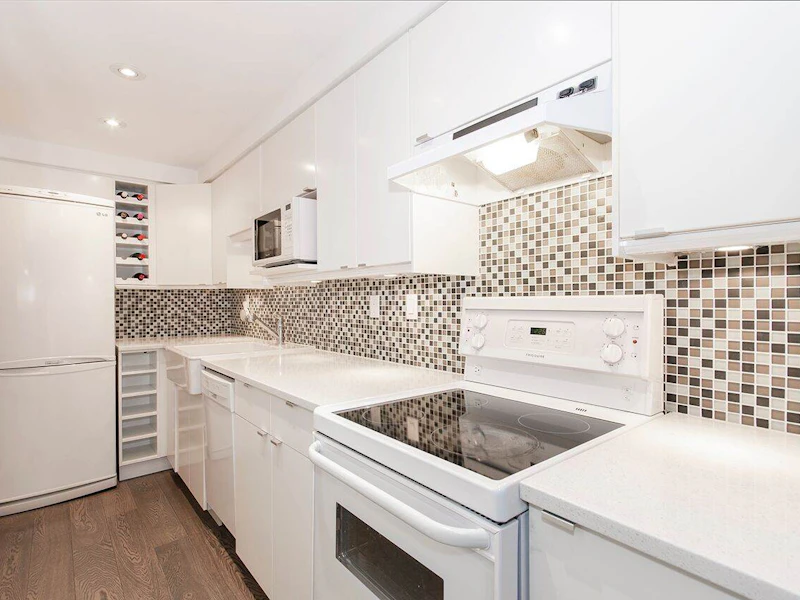 208 - 175 E 4th Street, North Vancouver BC V7L 1H8