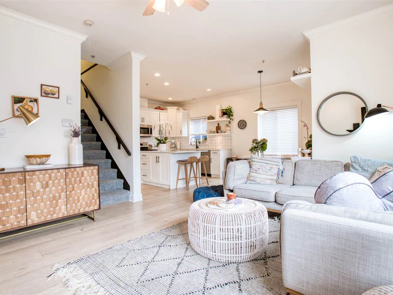 726 E 13th Avenue, Vancouver BC V5T 2L3
