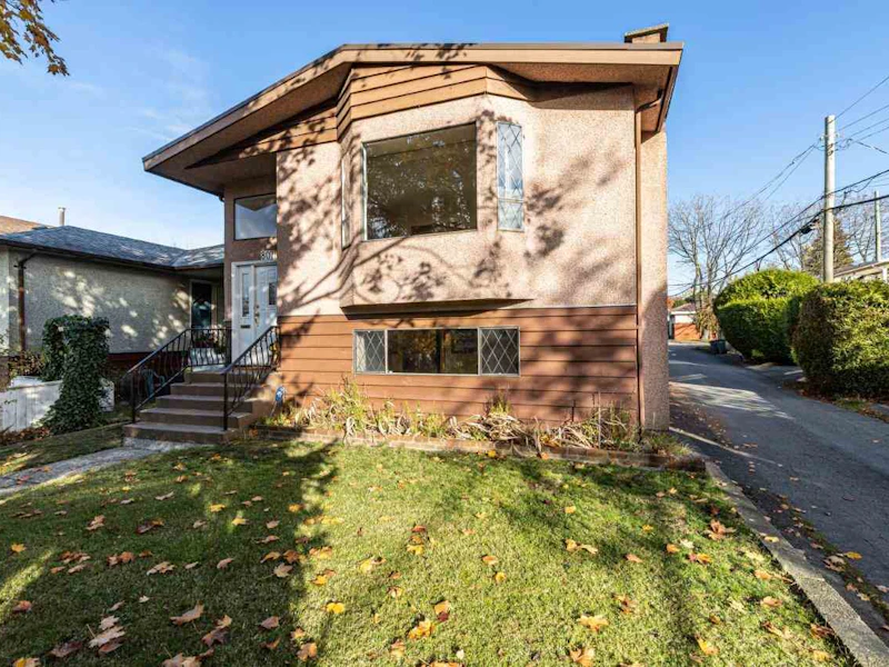 807 W 61st Avenue, Vancouver BC V6P 2B8
