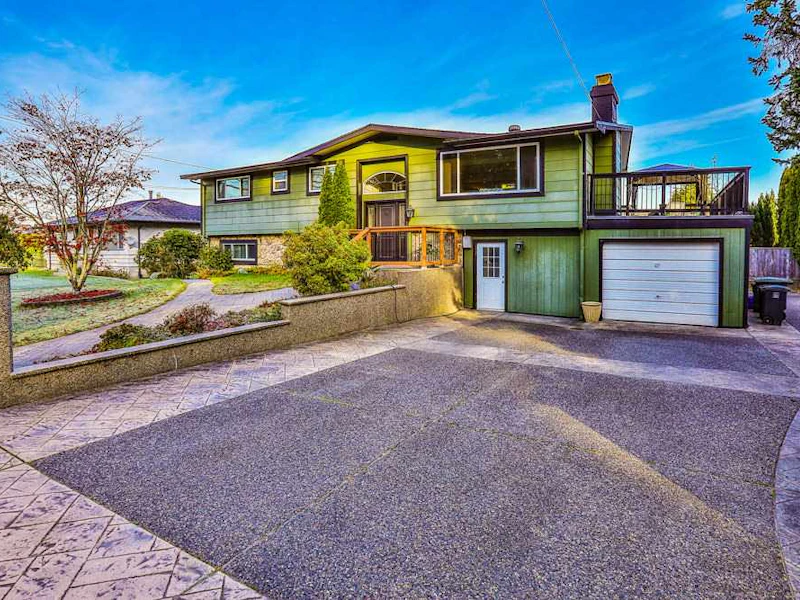 19435 Hammond Road, Pitt Meadows BC V3Y 1L5