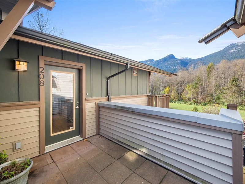 208 - 1174 Wingtip Place, Squamish BC V8B 0N4