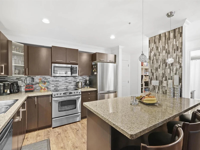 204 - 5474 198th Street, Langley BC V3A 1G2