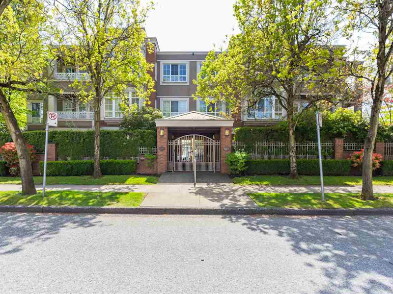 302 - 1010 W 42nd Avenue, Vancouver BC V6M 2A8