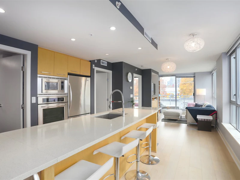 421 - 2008 Pine Street, Vancouver BC V6J 0B8